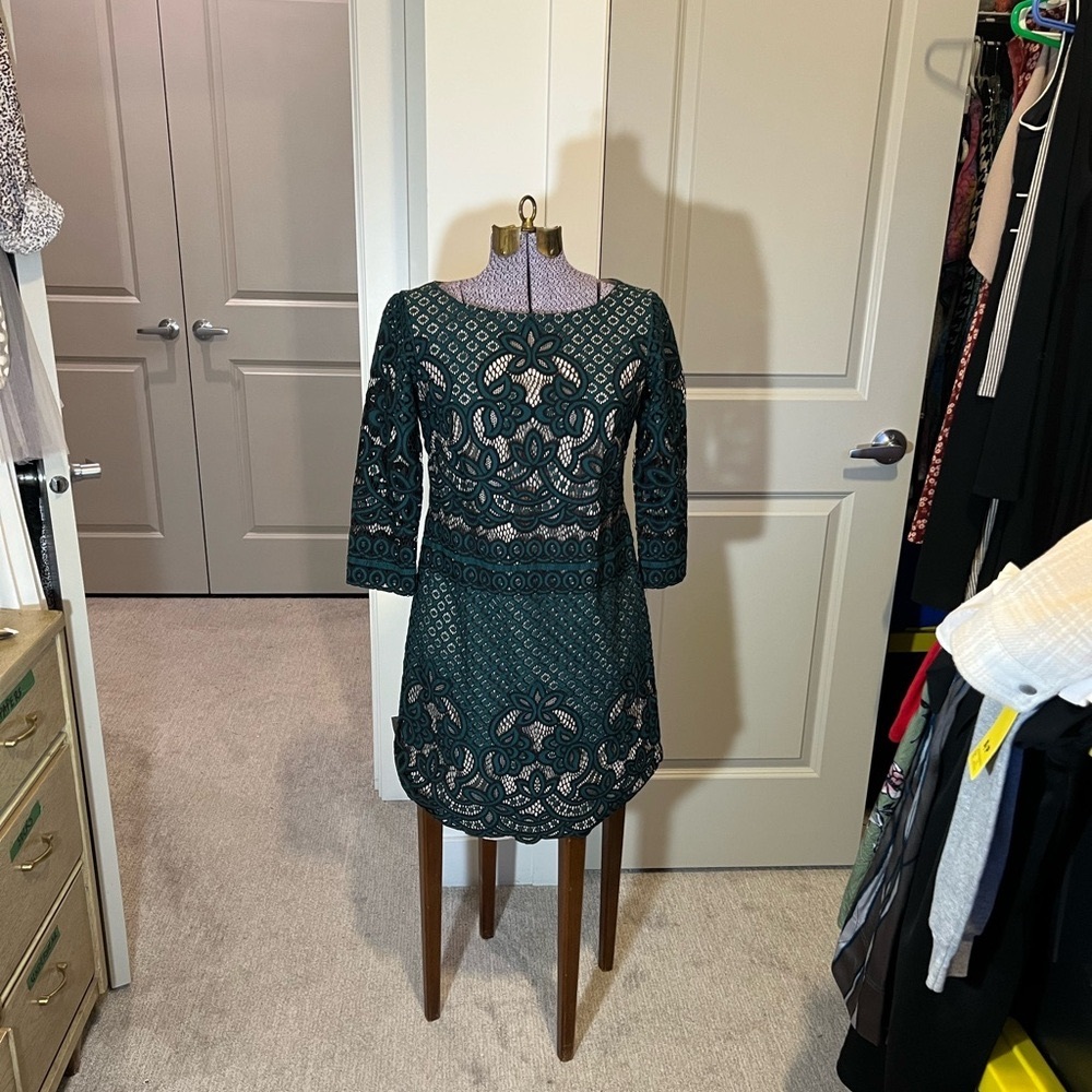 Eliza J Green Midi Dress with Elegant Design